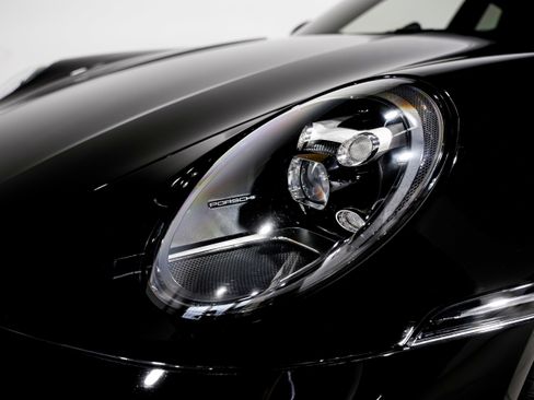 Used 2020 Porsche 911 Carrera S image 34