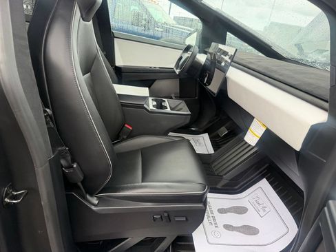 Used 2024 Tesla Cybertruck Cyberbeast AWD/4WD image 21