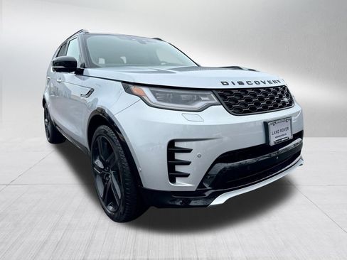 Used 2024 Land Rover Discovery Dynamic SE image 3
