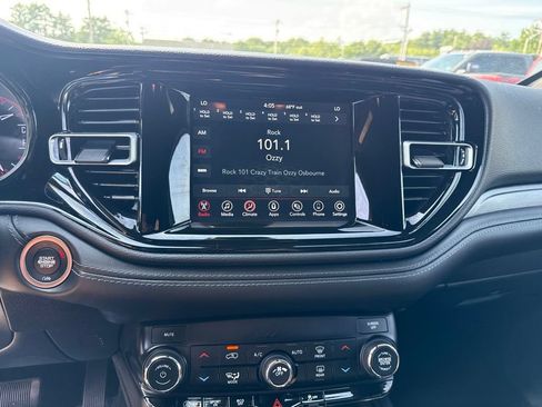 Used 2022 Dodge Durango SXT w/ Blacktop Package AWD/4WD image 11