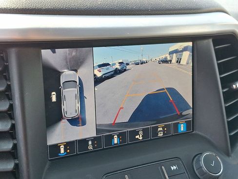 Certified 2023 GMC Acadia SLT w/ Technology Package image 15