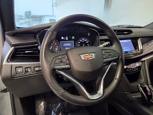 Used 2024 Cadillac XT6 Premium Luxury w/ Technology Package FWD image 10
