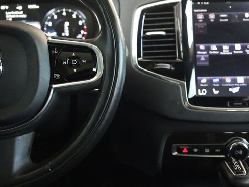Used 2018 Volvo XC90 T5 Momentum w/ Momentum Plus Package FWD image 35
