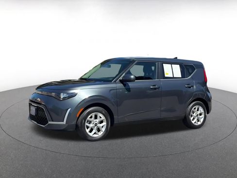 Used 2025 Kia Soul LX w/ LX Technology Package image 8