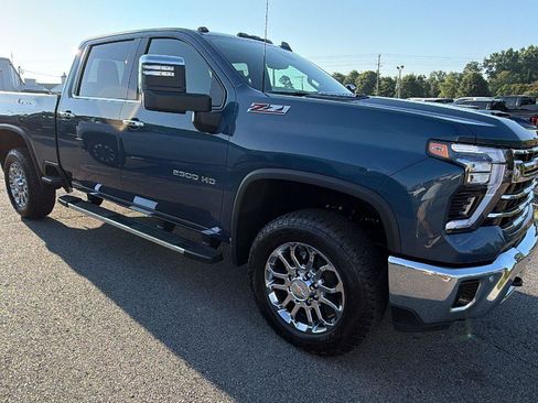 New 2026 Chevrolet Silverado 2500 LTZ w/ LTZ Premium Package AWD/4WD image 6