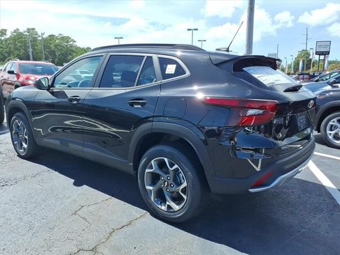 New 2026 Chevrolet Trax LT w/ Driver Confidence Package FWD image 5