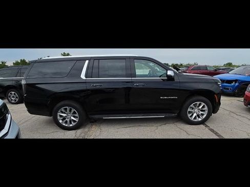 Used 2026 Chevrolet Suburban Premier w/ Sun And Tow Package AWD/4WD image 18