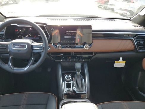 New 2026 GMC Canyon AT4 AWD/4WD image 14