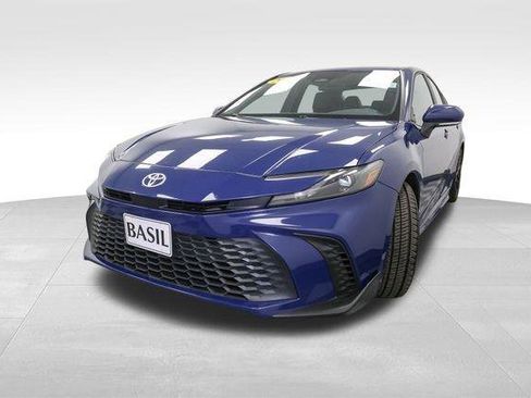 Used 2025 Toyota Camry XSE image 4