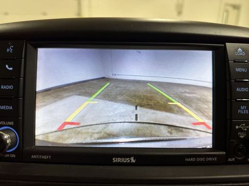 Used 2016 Chrysler Town & Country Touring image 15