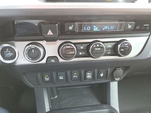 Used 2017 Toyota Tacoma Limited w/ Tow Package AWD/4WD image 16