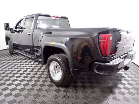 Used 2024 GMC Sierra 3500 Denali w/ Denali Reserve Package AWD/4WD image 16