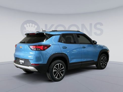 New 2026 Chevrolet TrailBlazer LT w/ LT Cold Weather Package FWD image 16