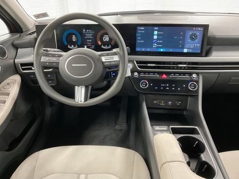 Used 2025 Hyundai Sonata SEL FWD image 15