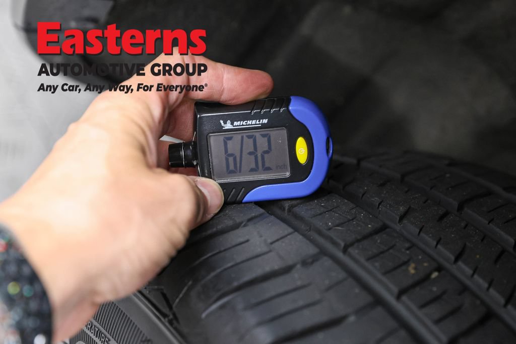 Used 2021 Jeep Grand Cherokee Laredo AWD/4WD image 32
