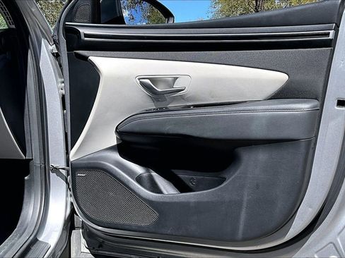 Used 2022 Hyundai Tucson Limited w/ Winter Package image 25