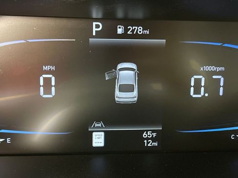 New 2026 Hyundai Elantra Sport FWD image 21