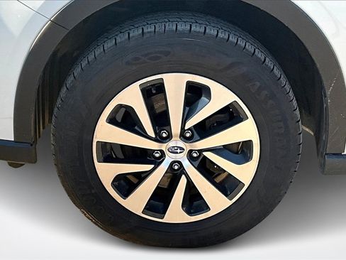 Used 2022 Subaru Outback Premium image 31