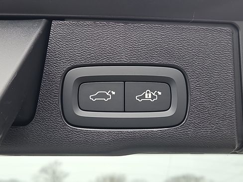 New 2026 Volvo XC60 B5 Ultra w/ Protection Package Premier image 14