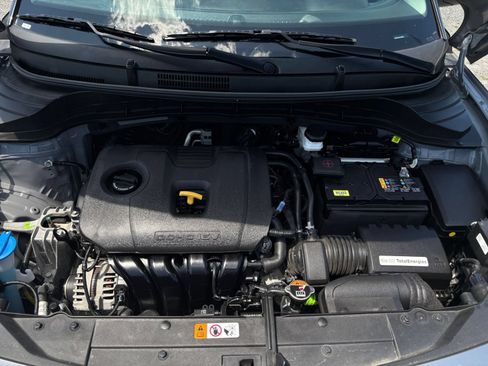 Used 2025 Kia Soul LX w/ LX Technology Package FWD image 27