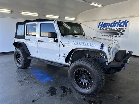 Used 2016 Jeep Wrangler Unlimited Sahara w/ Connectivity Group image 2