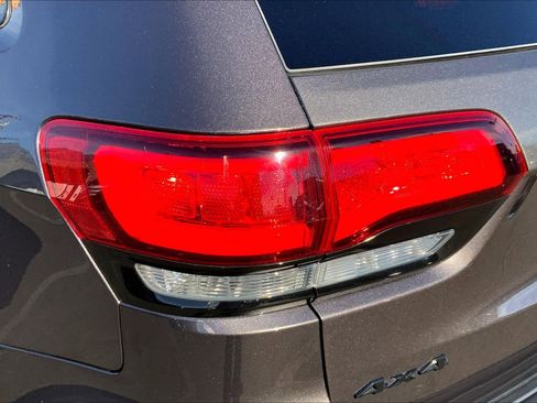 Used 2021 Jeep Grand Cherokee Laredo X image 26