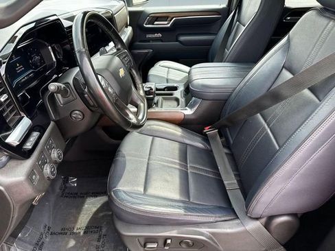 Used 2023 Chevrolet Silverado 1500 High Country w/ Technology Package AWD/4WD image 10
