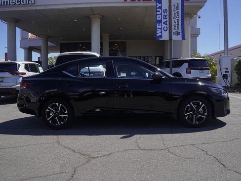 Certified 2025 Nissan Sentra SV image 3