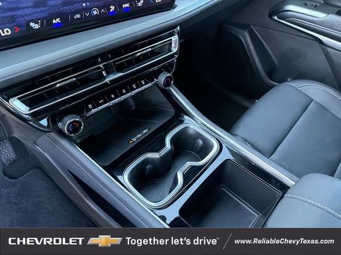 Certified 2025 Chevrolet Traverse LT w/ Driver Confidence Package image 19