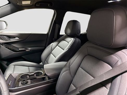 New 2026 Chevrolet Equinox LT image 24