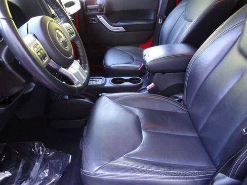 Used 2016 Jeep Wrangler Unlimited Rubicon AWD/4WD image 6