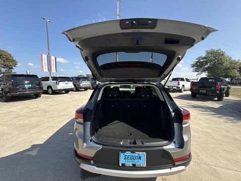 Used 2025 Chevrolet TrailBlazer LT FWD image 27