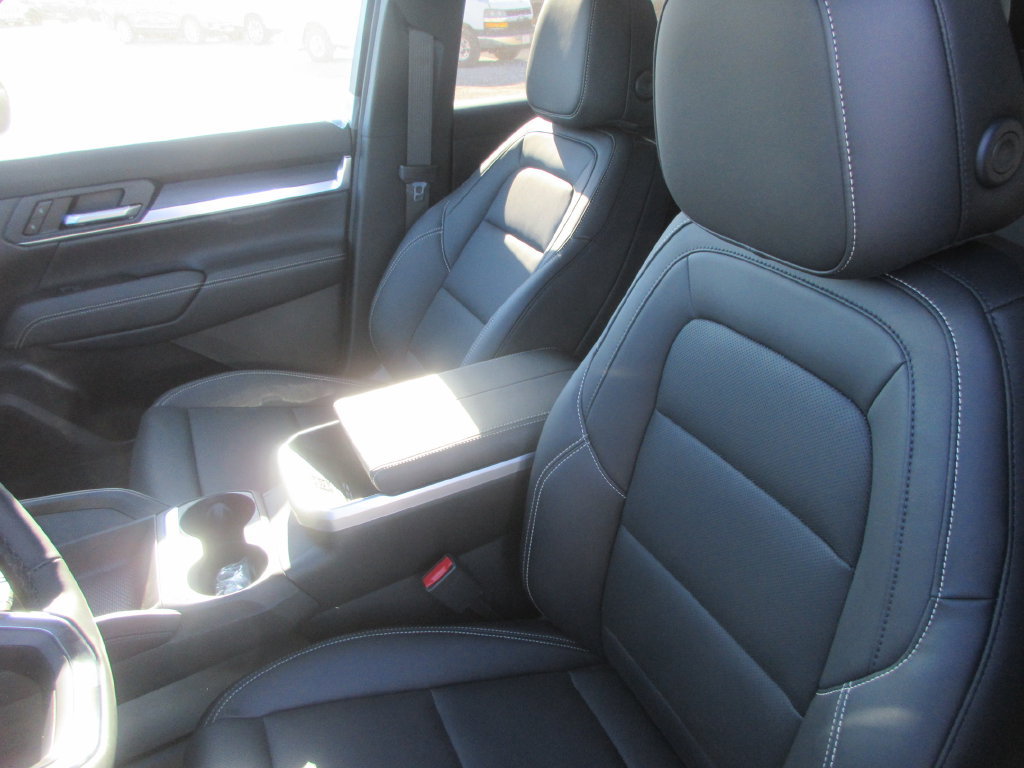 New 2027 GMC Terrain Elevation w/ Elevation Premium Package AWD/4WD image 11