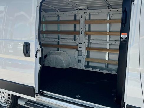 Used 2025 RAM ProMaster 2500 w/ U-Haul Equipment Group FWD image 9
