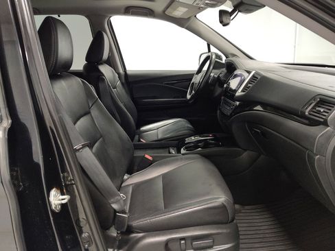 Used 2018 Honda Pilot Touring image 21