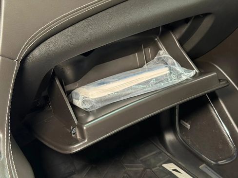 Used 2020 Chevrolet Suburban LT w/ Luxury Package AWD/4WD image 37