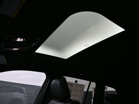 New 2025 Jeep Grand Cherokee Altitude RWD image 2