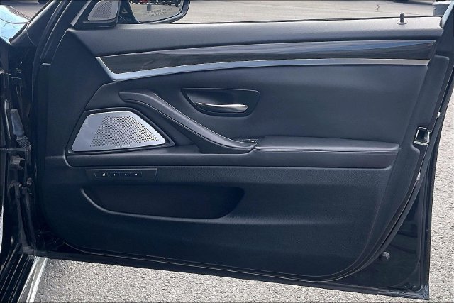 Used 2014 BMW M5 RWD image 19