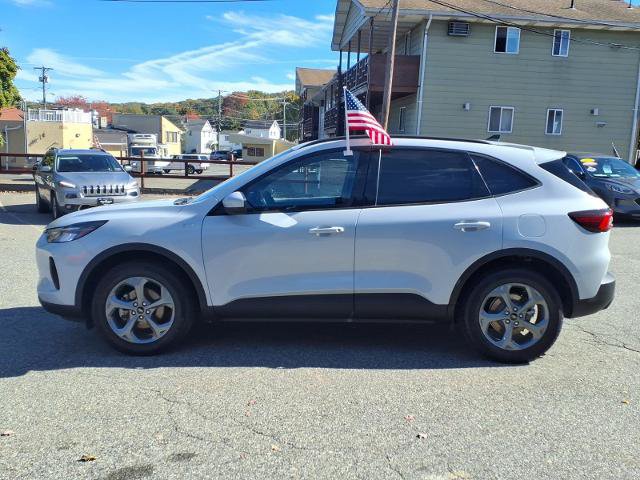 Certified 2025 Ford Escape ST-Line Select AWD/4WD image 4