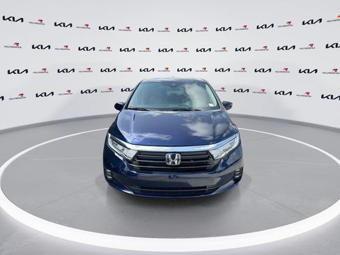 Used 2024 Honda Odyssey EX image 3