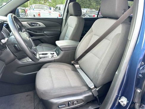 Used 2023 Chevrolet Traverse LT AWD/4WD image 17