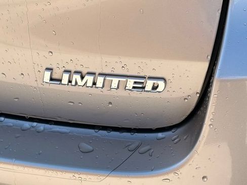 Used 2019 Toyota Highlander Limited FWD image 8