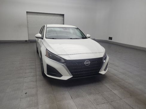 Used 2023 Nissan Altima 2.5 SV FWD image 13