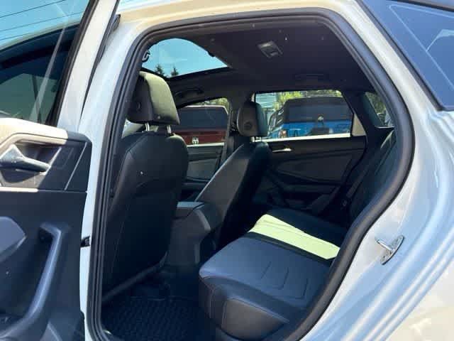 Used 2025 Volkswagen Jetta GLI Autobahn FWD image 10