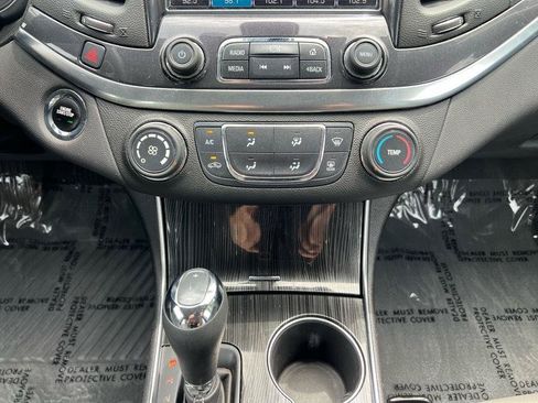 Used 2018 Chevrolet Impala LS FWD image 15