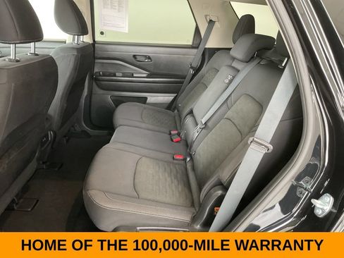 Used 2025 Nissan Pathfinder SV AWD/4WD image 19