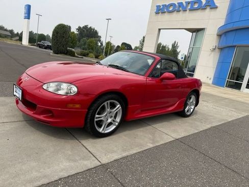 Used 2005 MAZDA MX-5 Miata w/ Convenience Pkg RWD image 12
