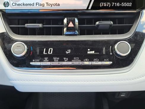 Used 2025 Toyota Corolla SE FWD image 15