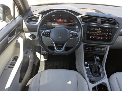 Used 2022 Volkswagen Tiguan SE R-Line image 21