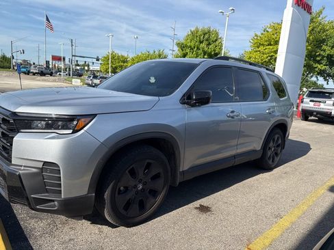 Used 2026 Honda Pilot Black Edition image 10